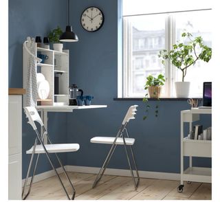 Mesa abatible pared con almacenaje. Blanco.