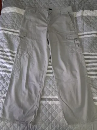 Pantalones cargo grises