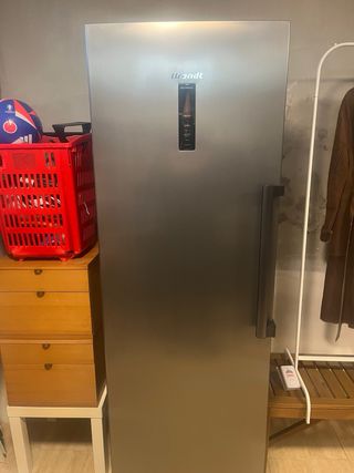 Congelador Vertical Brandt 1 año de garantía aún
