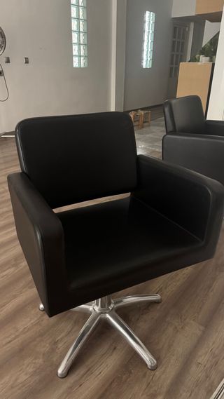 60 euros, sillones de peluqueria, poco uso.