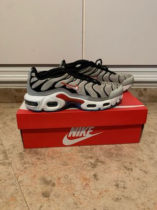 Nike Air Max TN Gris y Rojo