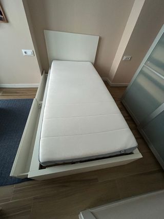 Cama individual Ikea con cajón