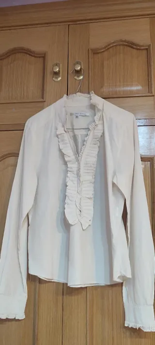 Camisa Zara Volantes Talla XL Beige