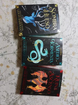 Libros Trilogía sombra y hueso