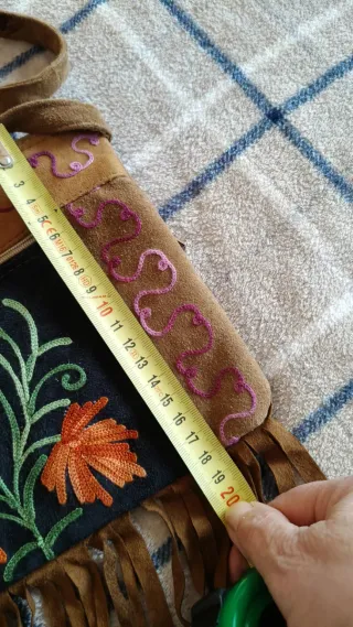 Bolso pequeño de hombro bordado