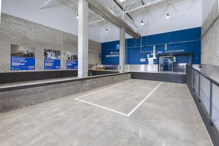 Local comercial en alquiler en Parque Atlántico - Los Arcos - Aeropuerto Viejo en Sevilla