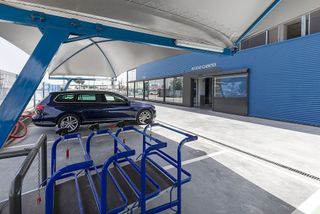 Local comercial en alquiler en Parque Atlántico - Los Arcos - Aeropuerto Viejo en Sevilla