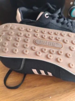 Zapatillas Mustang Negras y Rosas