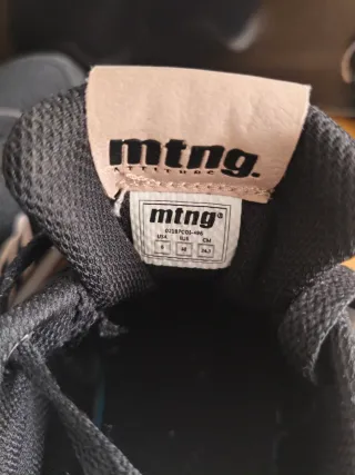 Zapatillas Mustang Negras y Rosas