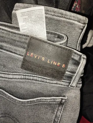 Pantalón vaquero Levi's gris