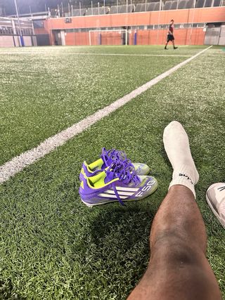 Botas de fútbol Adidas F50 moradas y verdes Ta-40