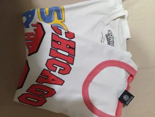 Lote 2 Camisetas: Sonic y Chicago Talla S