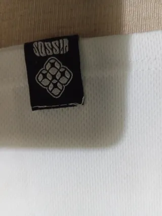 Lote 2 Camisetas: Sonic y Chicago Talla S