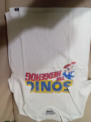 Lote 2 Camisetas: Sonic y Chicago Talla S