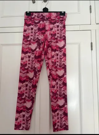 Mallas rosas y moradas