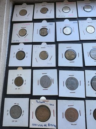 Lotto di 29 monete e 4 medaglie