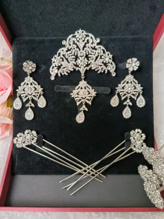 Aderezo de fallera plata a estrenar