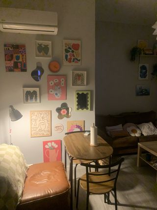 Mesa y 2 sillas comedor/cocina