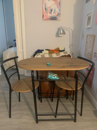 Mesa y 2 sillas comedor/cocina
