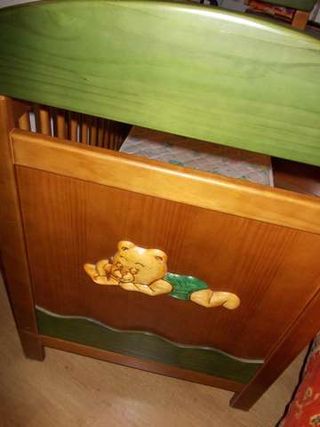 Cuna de madera. Nueva.