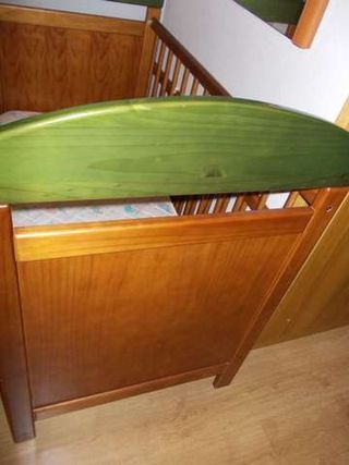 Cuna de madera. Nueva.