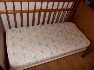 Cuna de madera. Nueva.