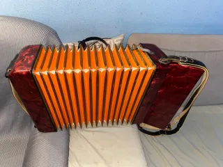 Acordeón Hohner Arietta II M 72 bajos