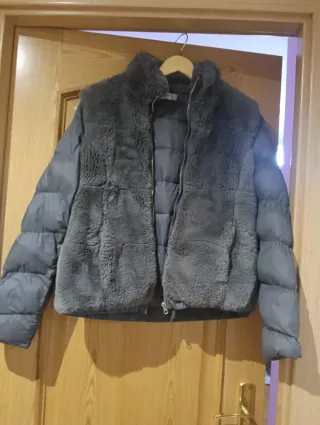 Chaqueta calentita pelo sintético gris