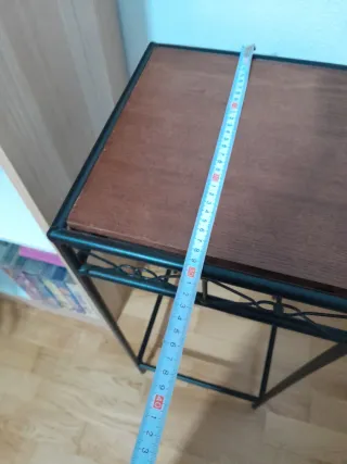 Mesa auxiliar decorativa metal y madera