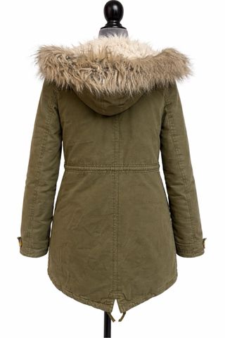Parka verde con capucha y pelo
