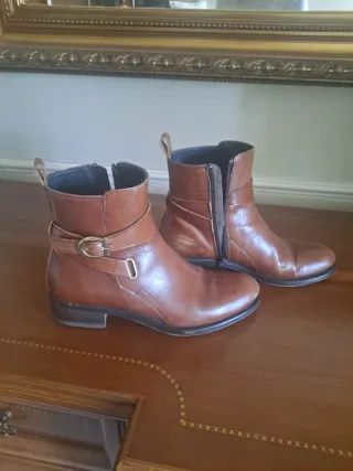 Botines de piel marrones