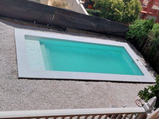 PISCINA 7X3 POLIÉSTER CON PLAYA BLANCA