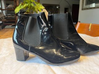 Botines charol negros talla 38 estilo clásico