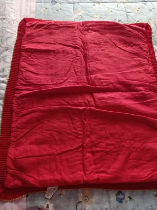 Copertina rossa per carrozzina