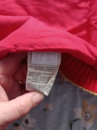 Copertina rossa per carrozzina