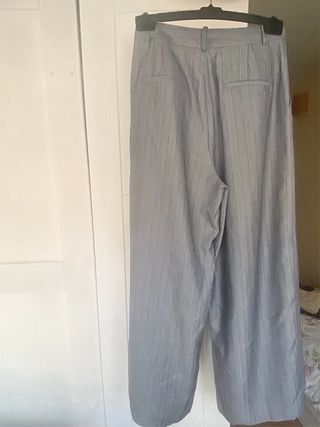 Pantalón vestir gris raya diplomática