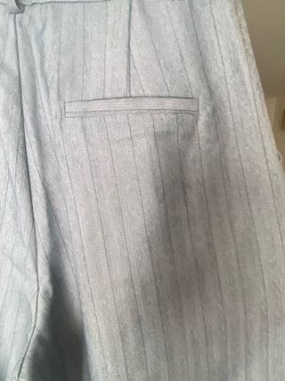 Pantalón vestir gris raya diplomática