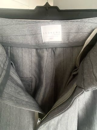 Pantalón vestir gris raya diplomática