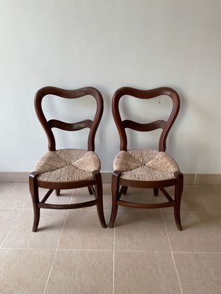 Dos sillas antiguas mallorquinas