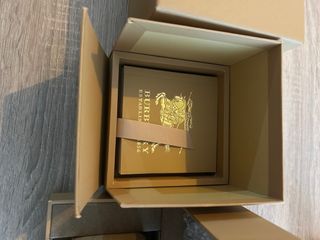 Reloj Burberry The City Negro y Rojo