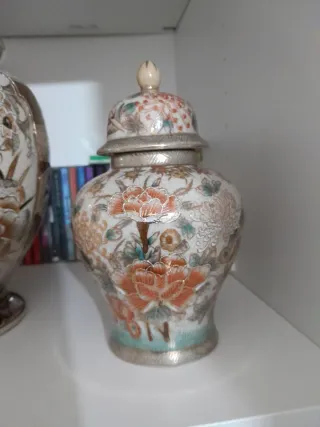 Jarrones y plato Chino Antiguo Decorado