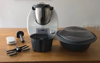 Thermomix TM5 con accesorios