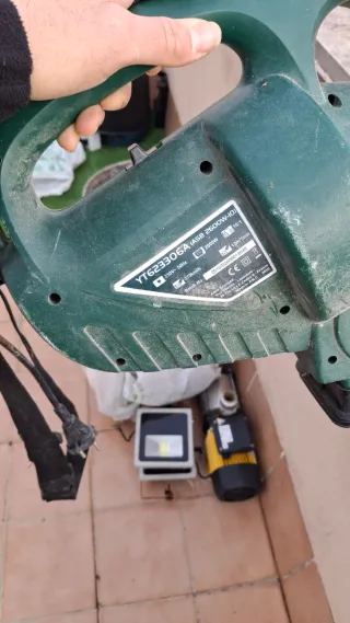 Sopladora de hojas YT623306A 2600W