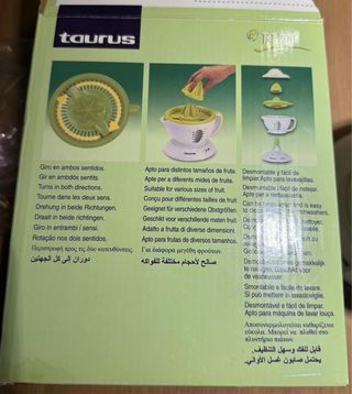 Exprimidor Taurus TC 700 nuevo.