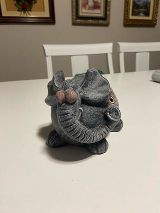 Portavelas de cerámica con diseño de elefante