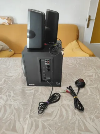 Altavoces Woxter con Subwoofer y Rueda