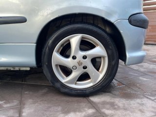 Peugeot 206 2002