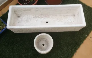 Jardineras de piedra blanca