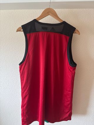 Camiseta RealMadrid Baloncesto x Marvel Reversible