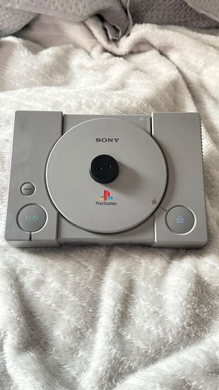 Mandos de consola azul y blanco